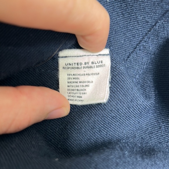 🤩 3 for $20 / United By Blue Button Down - Picture 5 of 6